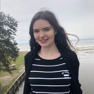 Meet your Posher, Alexis